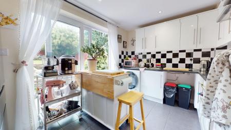 2 bedroom Semi-detached house to let in Parc Bryn Derwen, Llanharan, Pontyclun, CF72