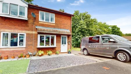 2 bedroom Semi-detached house to let in Cwrt Llechau, Llanharry, CF72