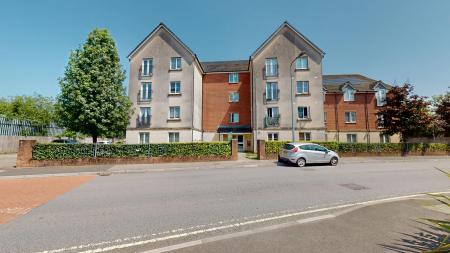 2 bedroom Flat for sale in Ashbourn Way, Llanishen, Cardiff, CF14