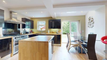 4 bedroom Semi-detached house for sale in Lon Ganol, Rhiwbina, Cardiff, CF14