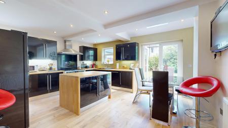 4 bedroom Semi-detached house for sale in Lon Ganol, Rhiwbina, Cardiff, CF14