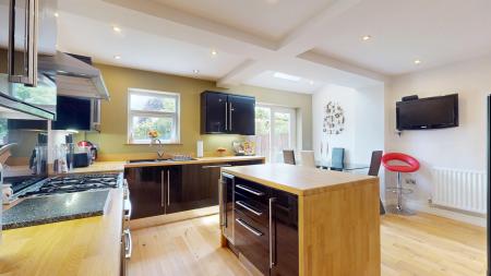 4 bedroom Semi-detached house for sale in Lon Ganol, Rhiwbina, Cardiff, CF14
