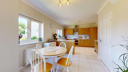 4 bedroom Detached house for sale in Alexon Way, Pontypridd, CF37