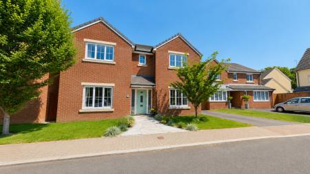 Alexon Way, Pontypridd, CF37