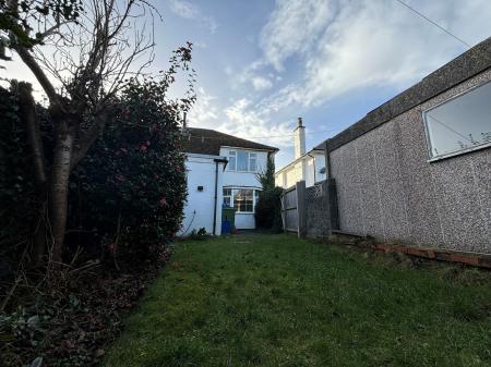 3 bedroom Semi-detached house to let in Lon Y Deri, Rhiwbina, Cardiff, CF14