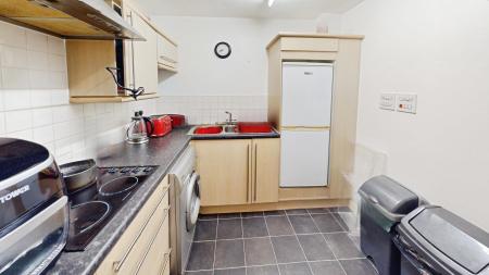 1 bedroom Flat to let in Heol Llinos, Thornhill, Cardiff, CF14
