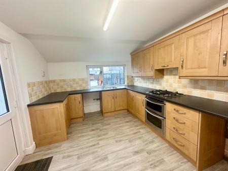 3 bedroom Terraced House to let in Castan Road, Pontyclun, CF72