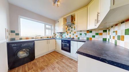 2 bedroom Flat to let in Northcliffe Drive, Penarth, CF64