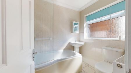 2 bedroom Flat to let in Northcliffe Drive, Penarth, CF64