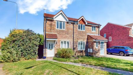 2 bedroom Semi-detached house to let in Matthysens Way, St. Mellons, Cardiff, CF3
