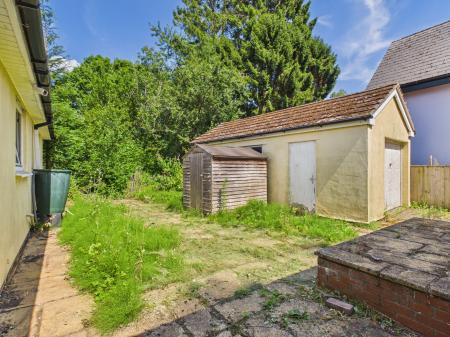 4 bedroom Detached bungalow for sale in Rhiwbina Hill, Rhiwbina, Cardiff, CF14