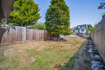 4 bedroom Semi-detached house for sale in Thornhill Road, Rhiwbina, Cardiff, CF14