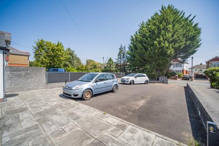 4 bedroom Semi-detached house for sale in Thornhill Road, Rhiwbina, Cardiff, CF14