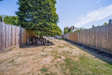 4 bedroom Semi-detached house for sale in Thornhill Road, Rhiwbina, Cardiff, CF14