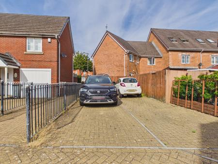 3 bedroom End of terrace house for sale in Ffordd Mograig, Llanishen, Cardiff, CF14
