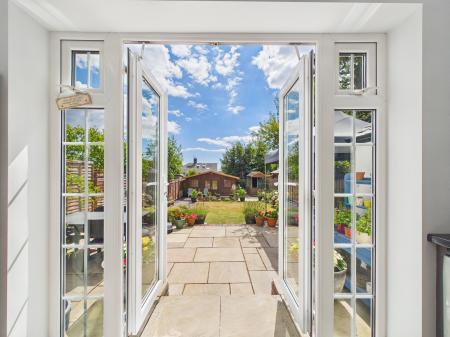 5 bedroom Semi-detached house for sale in Heol Y Bryn, Rhiwbina, Cardiff, CF14