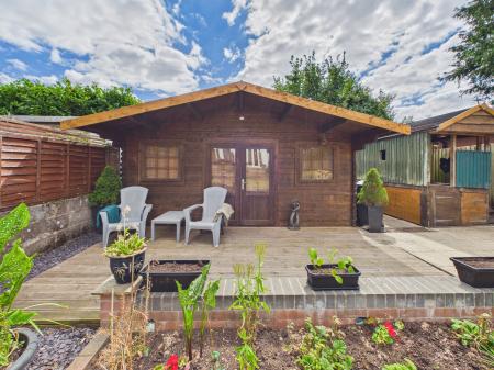 5 bedroom Semi-detached house for sale in Heol Y Bryn, Rhiwbina, Cardiff, CF14