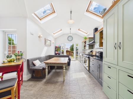5 bedroom Semi-detached house for sale in Heol Y Bryn, Rhiwbina, Cardiff, CF14