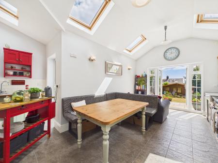 5 bedroom Semi-detached house for sale in Heol Y Bryn, Rhiwbina, Cardiff, CF14