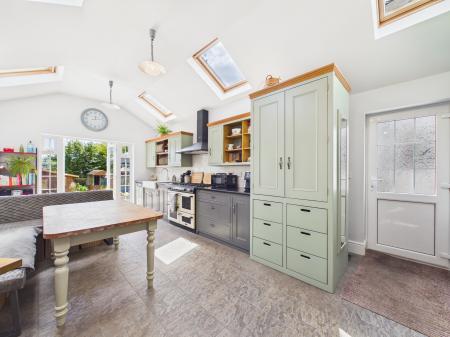 5 bedroom Semi-detached house for sale in Heol Y Bryn, Rhiwbina, Cardiff, CF14