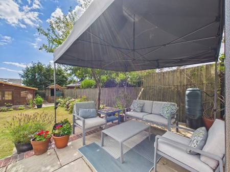 5 bedroom Semi-detached house for sale in Heol Y Bryn, Rhiwbina, Cardiff, CF14