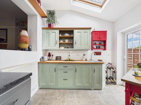 5 bedroom Semi-detached house for sale in Heol Y Bryn, Rhiwbina, Cardiff, CF14