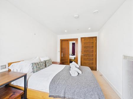 1 bedroom Flat to let in The Hayes, Cardiff, CF10