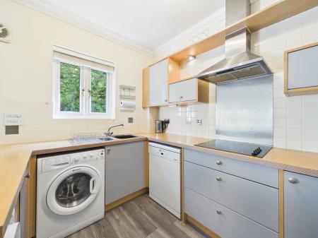2 bedroom Flat for sale in Woodruff Way, Thornhill, Cardiff, CF14