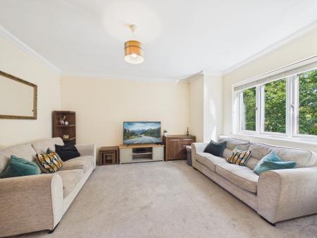 2 bedroom Flat for sale in Woodruff Way, Thornhill, Cardiff, CF14
