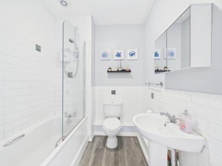 2 bedroom Flat for sale in Woodruff Way, Thornhill, Cardiff, CF14