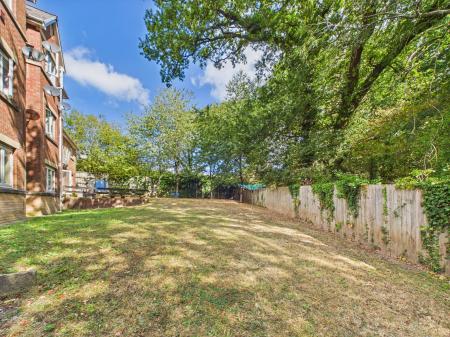 2 bedroom Flat for sale in Woodruff Way, Thornhill, Cardiff, CF14