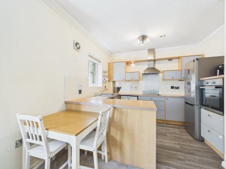 2 bedroom Flat for sale in Woodruff Way, Thornhill, Cardiff, CF14