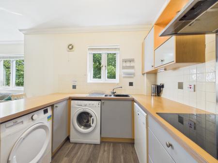 2 bedroom Flat for sale in Woodruff Way, Thornhill, Cardiff, CF14