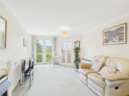 2 bedroom Flat for sale in Station Road, Radyr, Cardiff, CF15