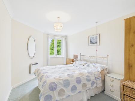 2 bedroom Flat for sale in Station Road, Radyr, Cardiff, CF15