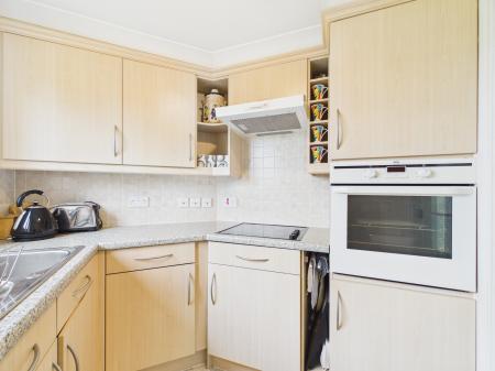 2 bedroom Flat for sale in Station Road, Radyr, Cardiff, CF15