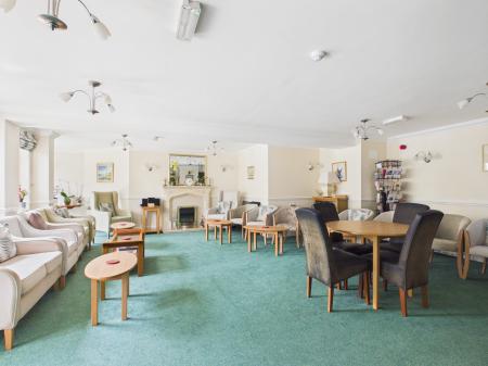 2 bedroom Flat for sale in Station Road, Radyr, Cardiff, CF15