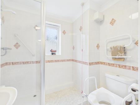 2 bedroom Flat for sale in Station Road, Radyr, Cardiff, CF15