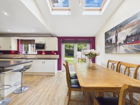 4 bedroom Semi-detached house for sale in Heol Cae-Rhys, Rhiwbina, Cardiff, CF14
