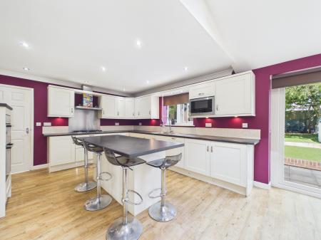 4 bedroom Semi-detached house for sale in Heol Cae-Rhys, Rhiwbina, Cardiff, CF14