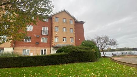 3 bedroom Town house to let in Seager Drive, Cardiff, CF11