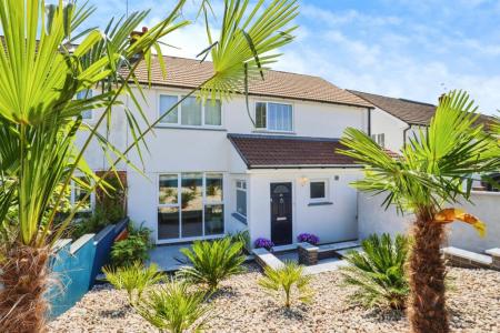 4 bedroom Semi-detached house to let in Caer Wenallt, Cardiff, CF14