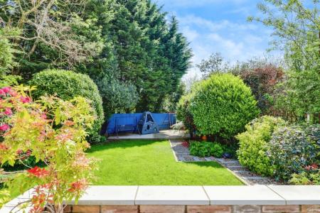 4 bedroom Semi-detached house to let in Caer Wenallt, Cardiff, CF14
