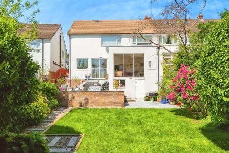 4 bedroom Semi-detached house to let in Caer Wenallt, Cardiff, CF14