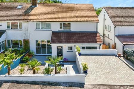 4 bedroom Semi-detached house to let in Caer Wenallt, Cardiff, CF14