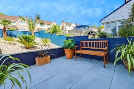4 bedroom Semi-detached house to let in Caer Wenallt, Cardiff, CF14
