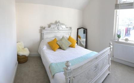 4 bedroom Terraced House to let in Pentre Gardens, Grangetown, Cardiff, CF11