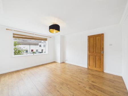 2 bedroom Flat for sale in Greenmeadow Drive, Cardiff, CF15