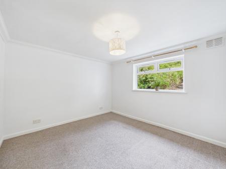 2 bedroom Flat for sale in Greenmeadow Drive, Cardiff, CF15