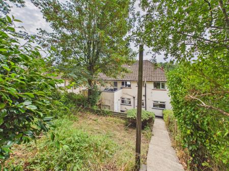 2 bedroom Flat for sale in Greenmeadow Drive, Cardiff, CF15